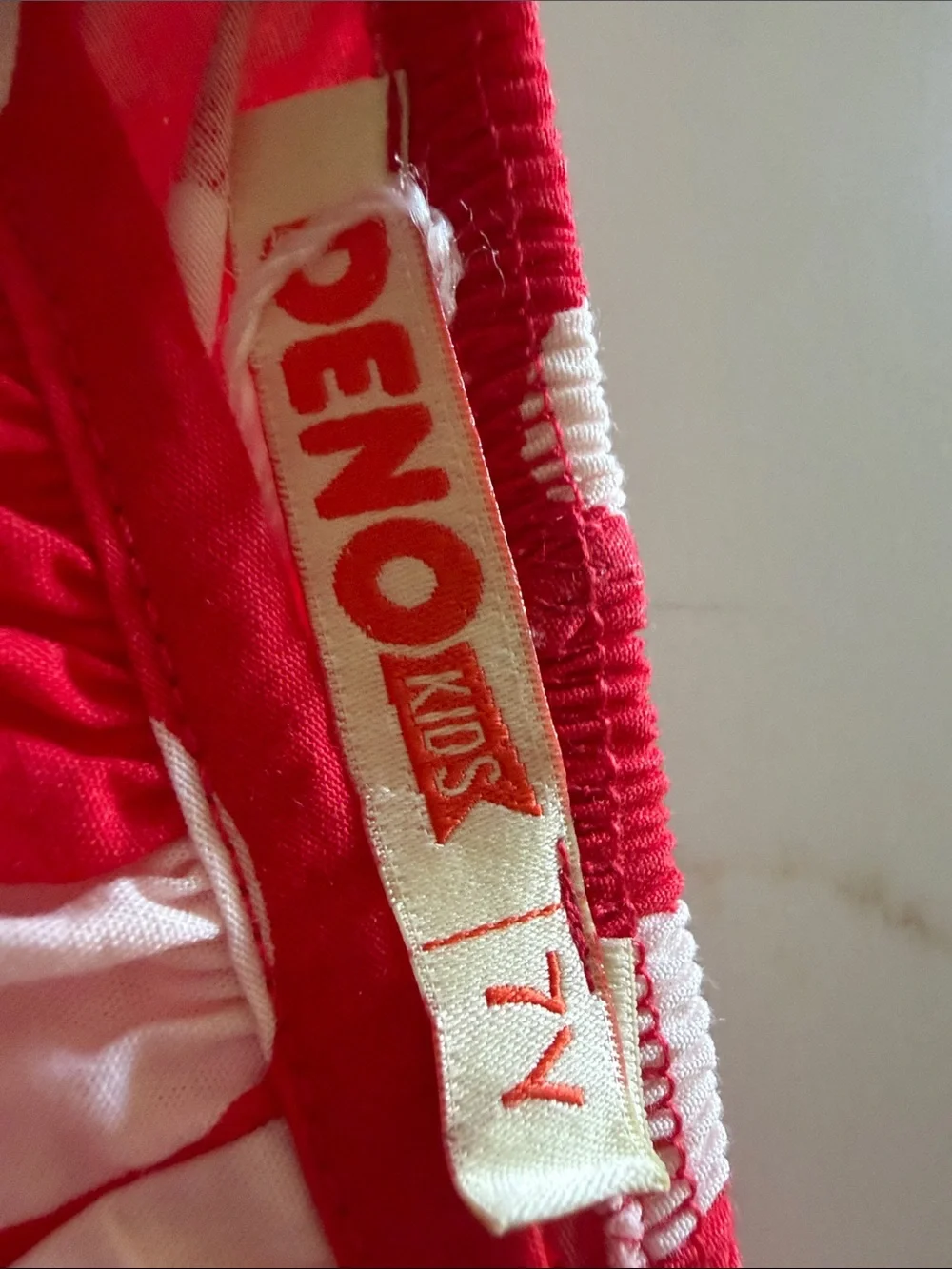 Deno comfortable red